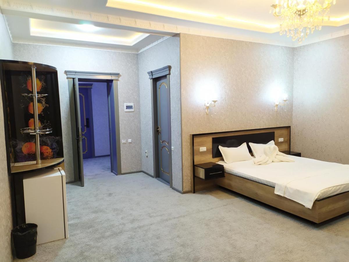 Diyor Hotel Marghilon Eksteriør bilde