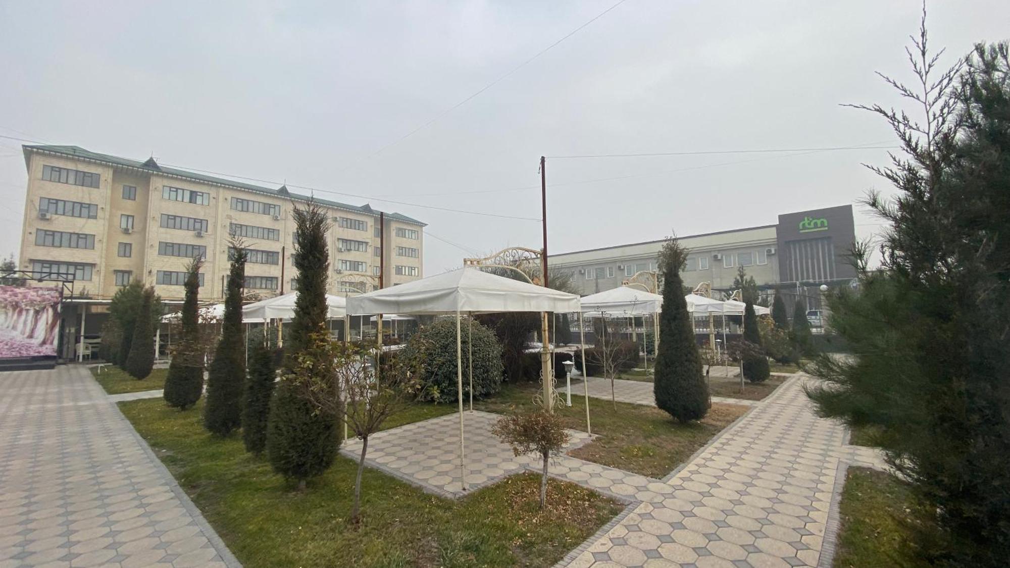 Diyor Hotel Marghilon Eksteriør bilde