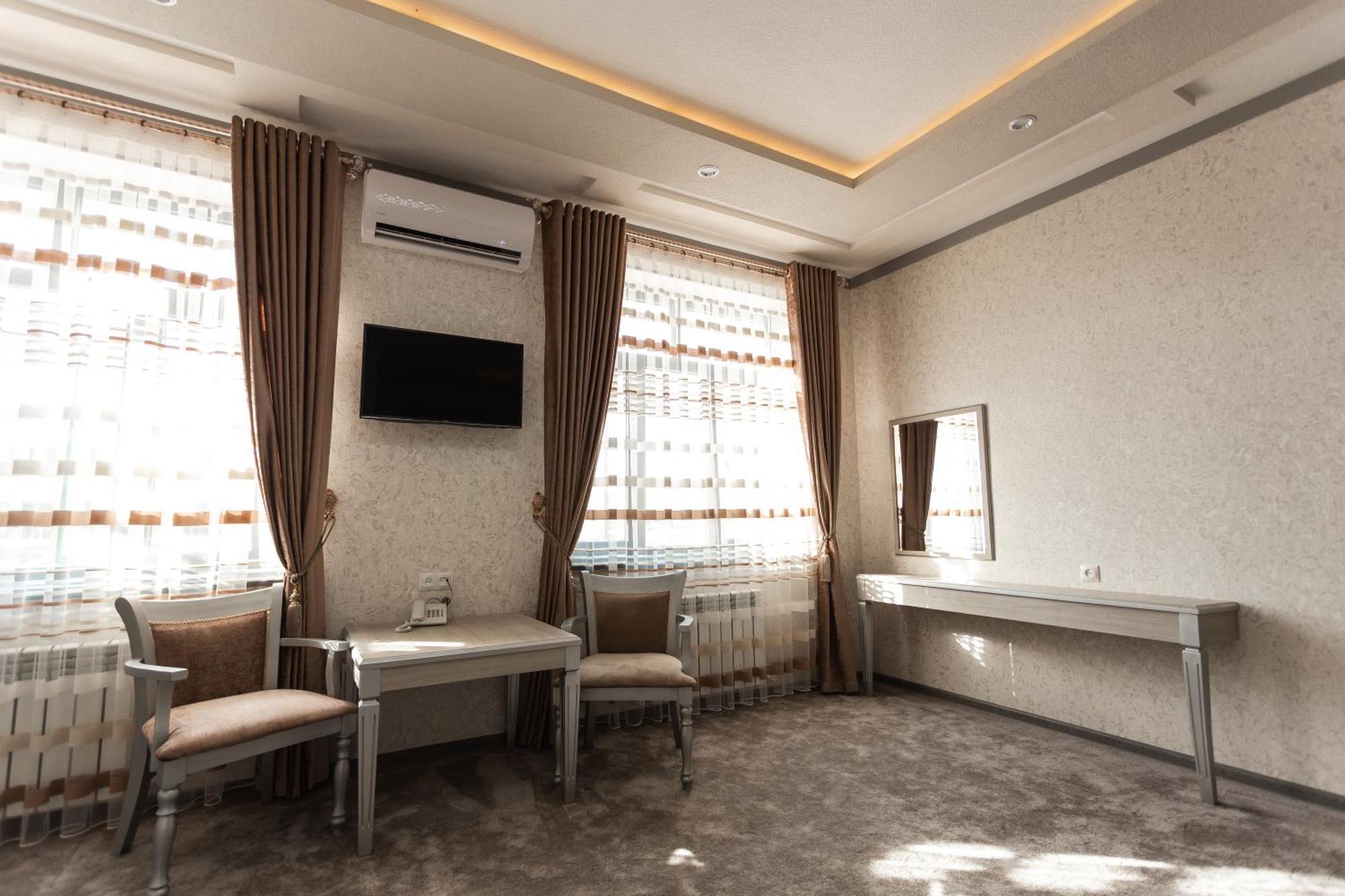 Diyor Hotel Marghilon Eksteriør bilde